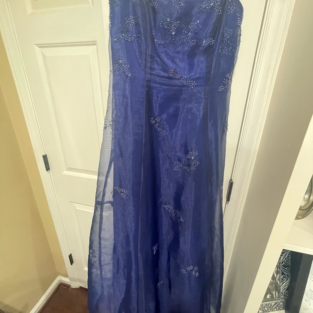 Elegant Blue Strapless Prom Gown